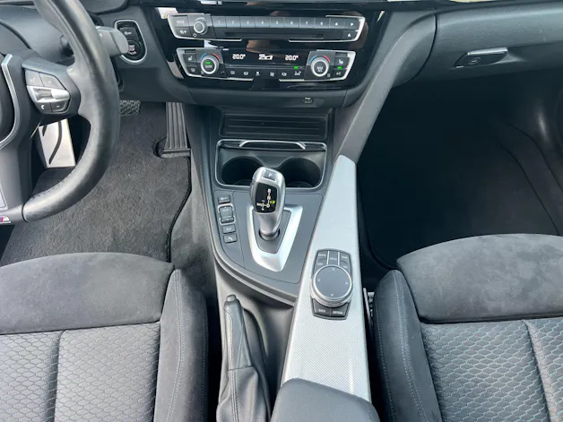 BMW 330i xDrive Gran Turismo / Top ausgestattet mit Pack M Sport / Pack Comfort / Pack Sicherheit / inkl. Winterräder Alu / Garantie