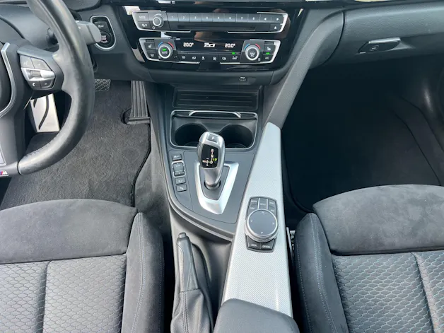 BMW 330i xDrive Gran Turismo / Top ausgestattet mit Pack M Sport / Pack Comfort / Pack Sicherheit / inkl. Winterräder Alu / Garantie