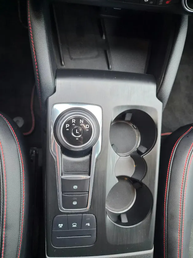 FORD Kuga 2.5 Hybrid ST-Line X 4x4