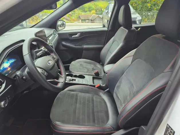 FORD Kuga 2.5 Hybrid ST-Line X 4x4