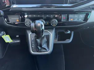 VW T6.1 Multivan 2.0 TDI 199 Highline DSG 4m "Bulli"