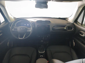 https://vehicle.imgix.net/4373931/5685c1da-4a66-4025-98cc-e2f679fb3e75.jpg