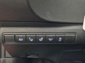 https://vehicle.imgix.net/4373937/4e31b177-eef5-40e1-867e-06e8cccefa18.jpg