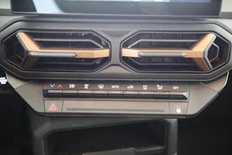 https://vehicle.imgix.net/4373950/06c5ef1c-e305-45d1-b9f0-872dd1a13285.jpg
