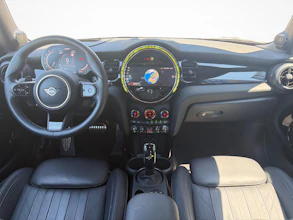 https://vehicle.imgix.net/4373955/3bb14cdb-9a4e-4391-89cb-118e23d87fd0.jpg