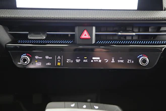 https://vehicle.imgix.net/4373985/894cc265-ffdd-4562-93c5-e421532a7296.jpg