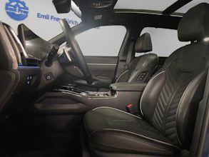 https://vehicle.imgix.net/4374007/3412015e-1ec8-4a75-9182-b29119667e64.jpg
