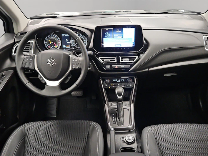 Fahrzeugbild SUZUKI S-CROSS