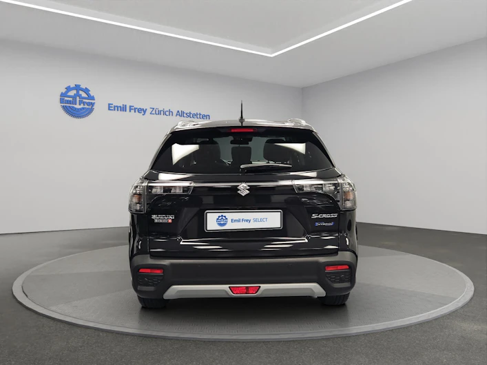Fahrzeugbild SUZUKI S-CROSS