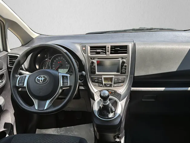 Toyota Verso-S 1.33 VVT-i Linea Sol