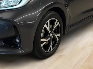 Toyota Yaris 1.5 VVT-i HSD Trend