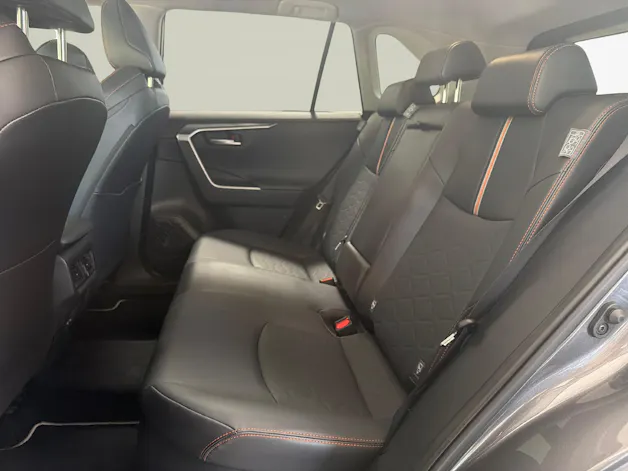 Toyota RAV4 2.5 HEV Adventure + Ruote invernali incluse