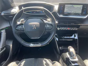 Peugeot 2008 1.2 Pure Tech GT EAT8