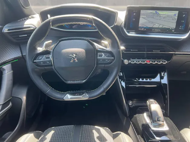 Peugeot 2008 1.2 Pure Tech GT EAT8