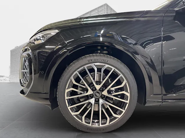 AUDI SQ5 TFSI quattro S-tronic