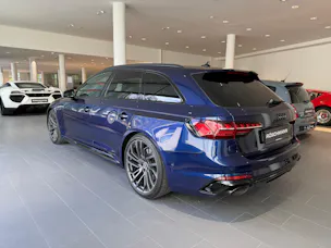 Audi RS4 Avant quattro tiptronic