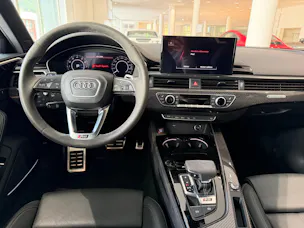 Audi RS4 Avant quattro tiptronic