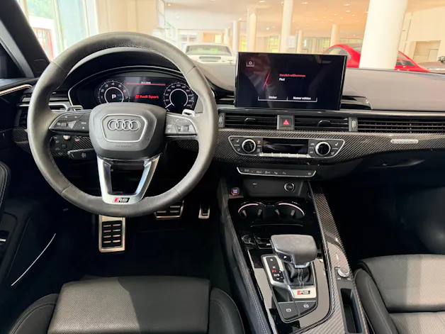Audi RS4 Avant quattro tiptronic
