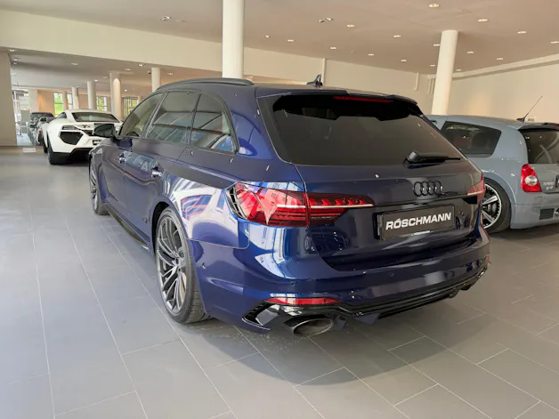 Audi RS4 Avant quattro tiptronic