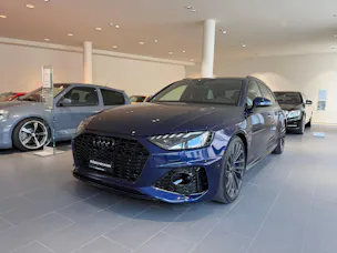 Audi RS4 Avant quattro tiptronic