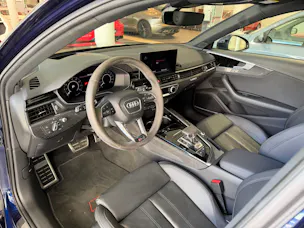 Audi RS4 Avant quattro tiptronic
