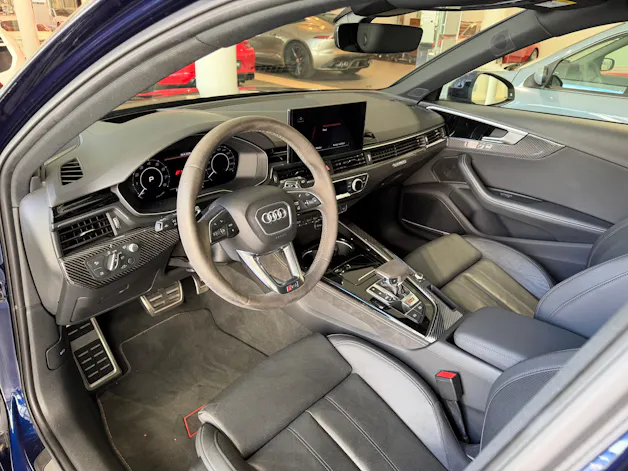 Audi RS4 Avant quattro tiptronic