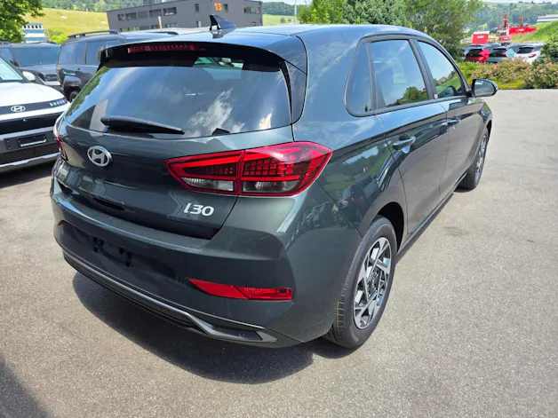 Hyundai i30 1.6 T-GDi Amplia DCT