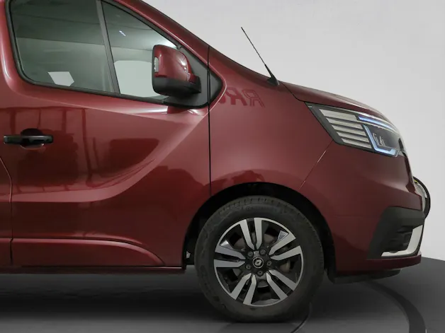 RENAULT Trafic Blue dCi 170 Spacenomad Iconic EDC