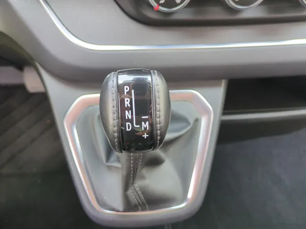 RENAULT Trafic Blue dCi 170 Spacenomad Iconic EDC
