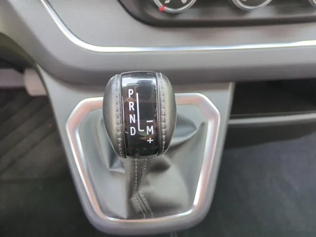 RENAULT Trafic Blue dCi 170 Spacenomad Iconic EDC