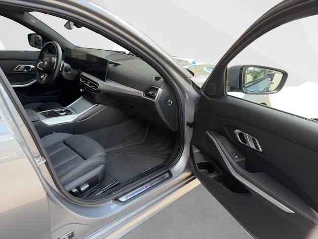 BMW 330e xDrive Touring