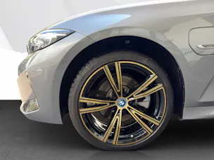 BMW 330e xDrive Touring