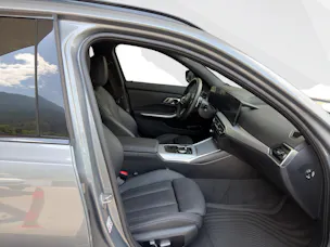BMW 330e xDrive Touring