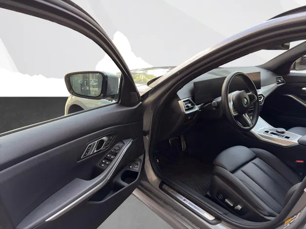 BMW 330e xDrive Touring