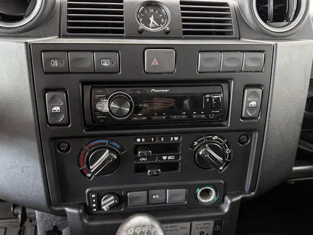 Land Rover Defender 90 2.2 TD4 Station Wagon