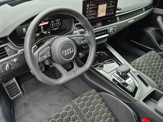 Audi RS4 Avant 25 year edition quattro tiptronic