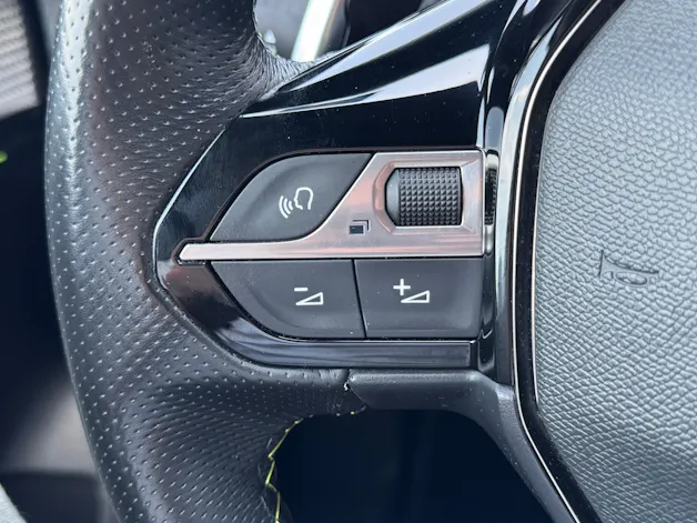 Peugeot 208 1.2 PureTech GT EAT8