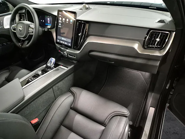 VOLVO XC60 2.0 T8 TE Ultra Dark eAWD