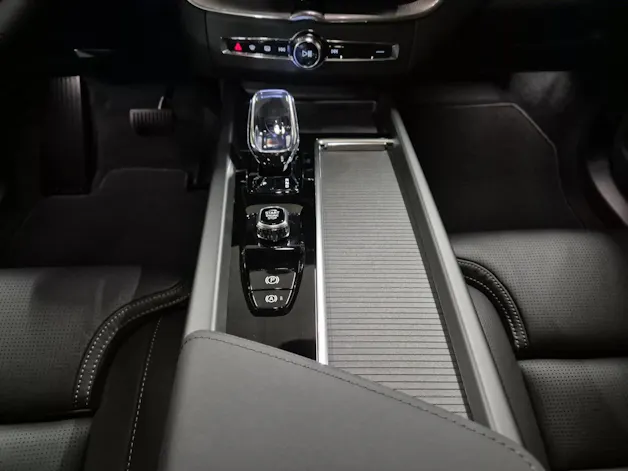 VOLVO XC60 2.0 T8 TE Ultra Dark eAWD