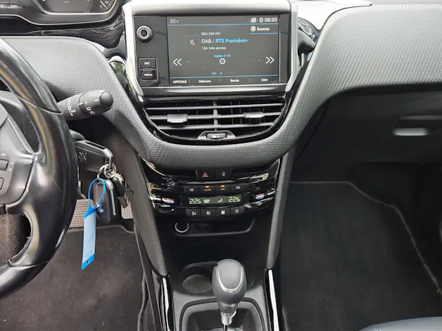 Peugeot 2008 1.2 PureTech Allure EAT6