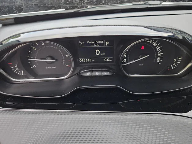 Peugeot 2008 1.2 PureTech Allure EAT6
