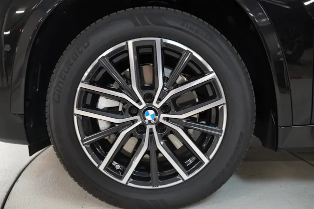 BMW iX1 xDrive 30 M Sport