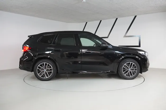 BMW iX1 xDrive 30 M Sport