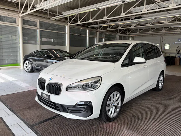 BMW 220d xDrive Gran Tourer | CH Fzg. | Driving Assistant Plus | Kamera | LED Scheinw. | HeadUp | Sportsitze |