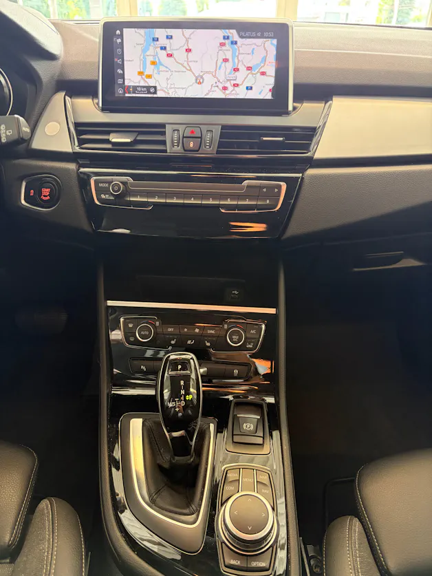 BMW 220d xDrive Gran Tourer | CH Fzg. | Driving Assistant Plus | Kamera | LED Scheinw. | HeadUp | Sportsitze |