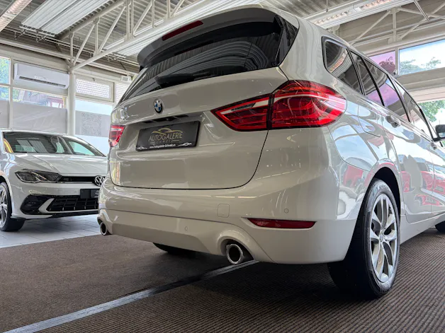BMW 220d xDrive Gran Tourer | CH Fzg. | Driving Assistant Plus | Kamera | LED Scheinw. | HeadUp | Sportsitze |