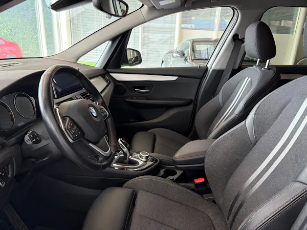 BMW 220d xDrive Gran Tourer | CH Fzg. | Driving Assistant Plus | Kamera | LED Scheinw. | HeadUp | Sportsitze |