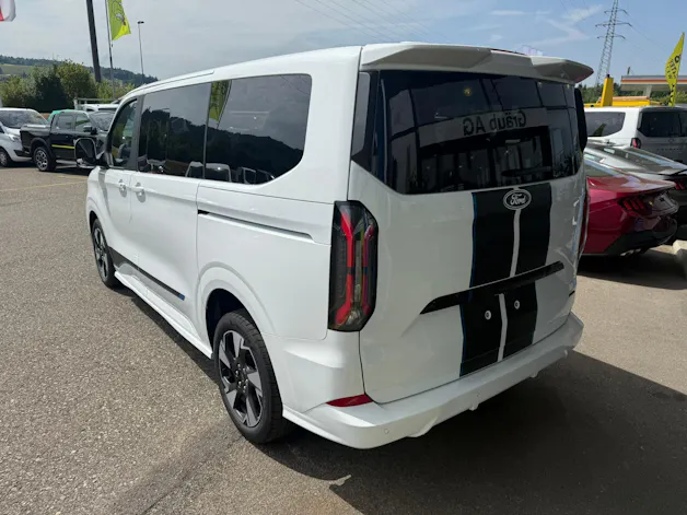 Ford Tourneo Bus 320 L1H1 Sport Automat 4x4