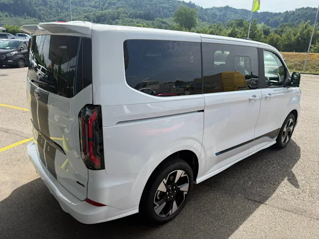 Ford Tourneo Bus 320 L1H1 Sport Automat 4x4