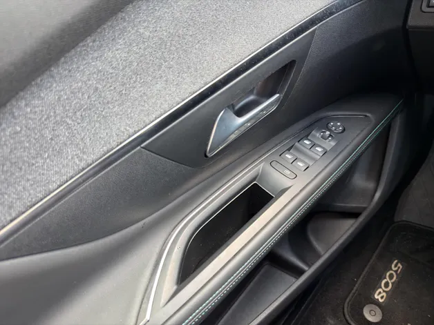 Peugeot 5008 1.2PT AllurePackEAT8